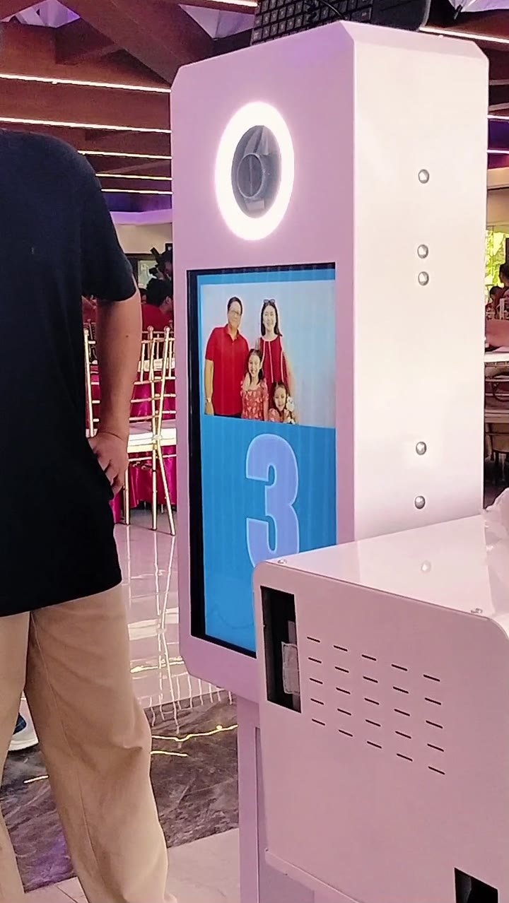Classic Photobar photo kiosk at a real Clickers event